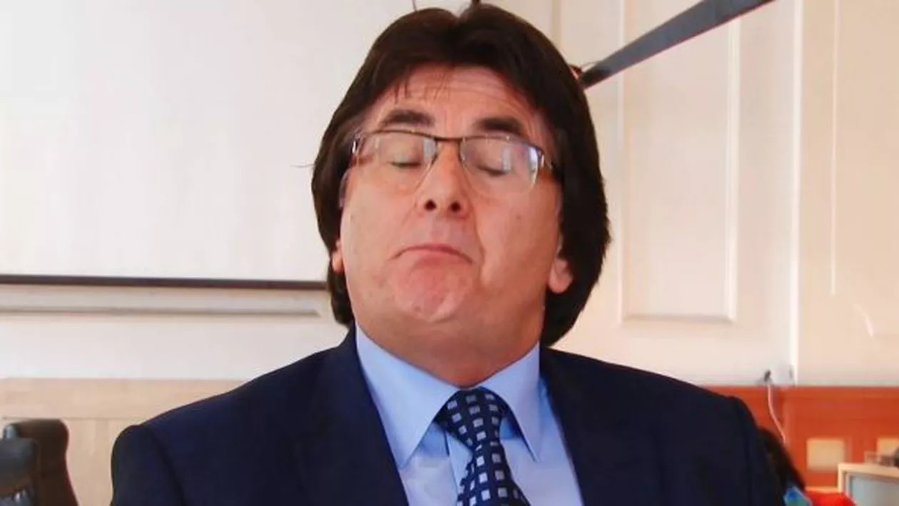 Primarul Timișoarei s-a pus pe cântat, după ce s-a întors ”ud leoarcă” de pe șantier. ATENȚIE! AUDIO CU PUTERNIC IMPACT EMOȚIONAL!