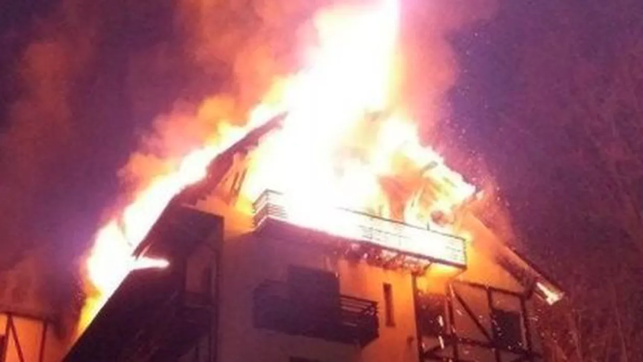 Brașov: Incendiu puternic într-un cartier de vile