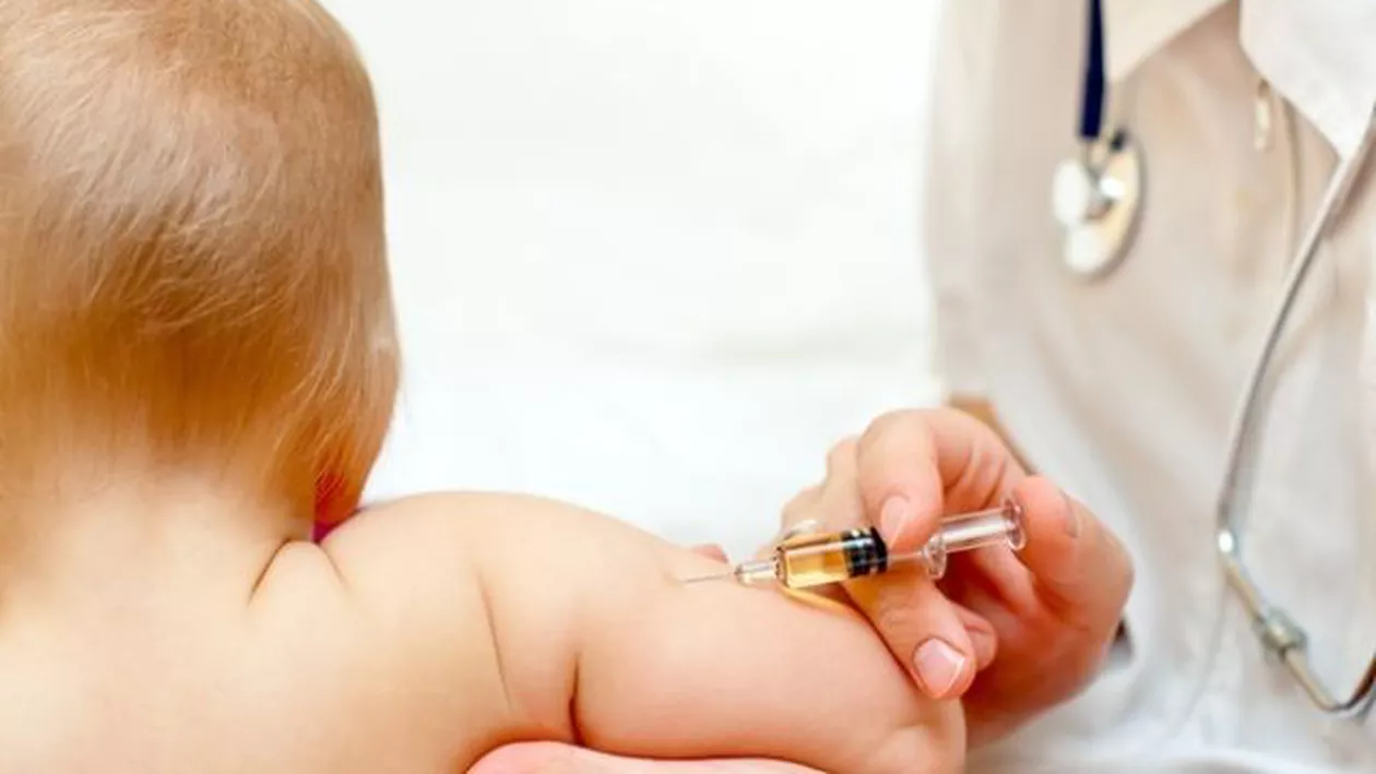 O nouă CRIZĂ de VACCINURI: Maternităţile nu dispun de vaccinuri împotriva hepatitei B. Părinţii, trimişi la farmacie