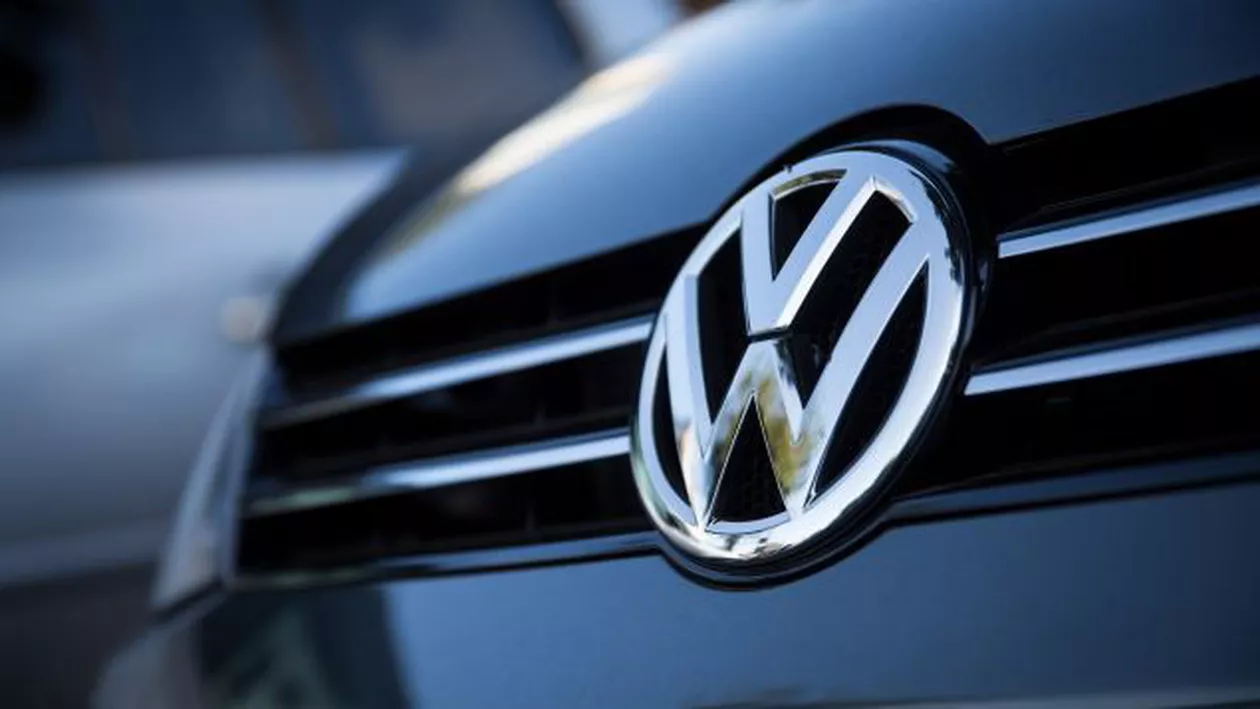 ȘOC PE PIAȚA AUTO! Volkswagen va OPRI producția la uzina principală, din cauza noilor teste de emisii
