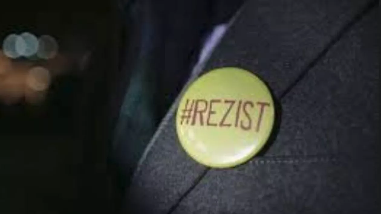 Comunitatea #Rezist, dezbinată de către mitingul PSD: Corupția Ucide le cere simpatizanților să nu vină în Piața Victoriei, Mălin Bot îndeamnă lumea să participe la protest (FOTO)