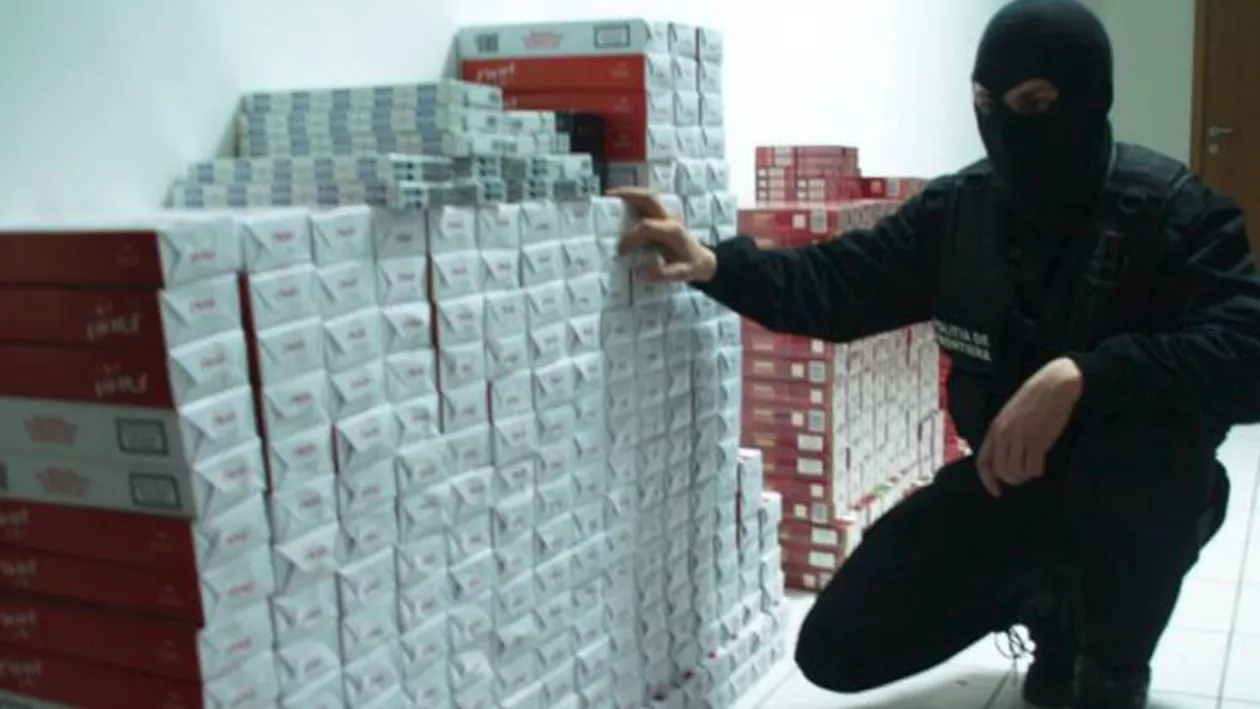 Buzău: Un polițist a fost prins că fura din țigările confiscate de la contrabandiști
