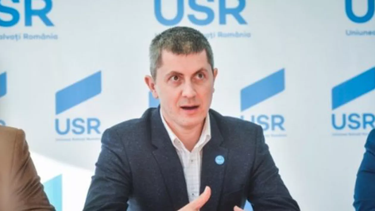 USR, aspru criticat pentru că a folosit imaginea lui Halep împotriva lui Dragnea: Nu încercați, în lipsă de idei, să vă lipiți imaginea de succesul unui sportiv
