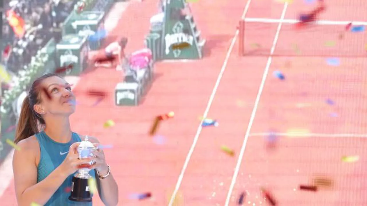 Simona Halep, aplaudată de mii de oameni pe Arena Națională: Sper ca acest trofeu să fie începutul unei noi generații de campioni (VIDEO)