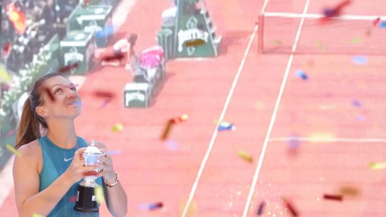 Simona Halep, luată prin surprindere la prezentarea trofeului Roland Garros. Jucătoarea noastră a fost CERUTĂ în CĂSĂTORIE pe Arena Națională (FOTO)