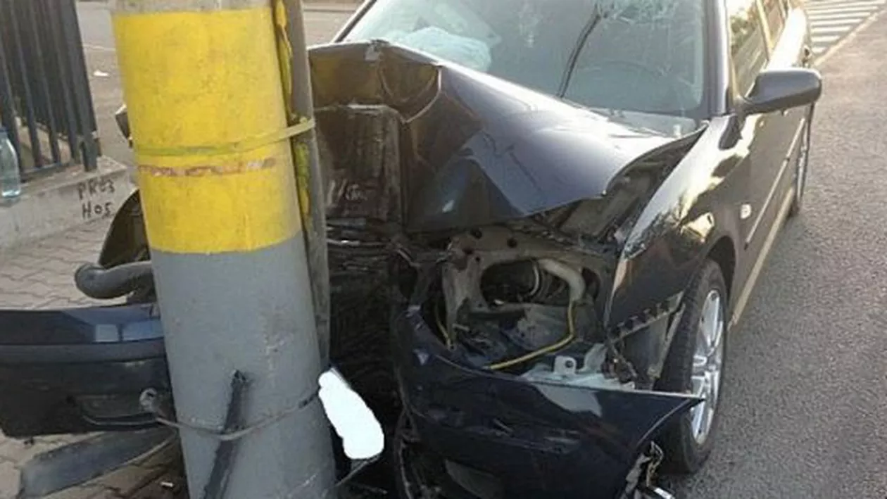 Olt: Un tânăr a provocat un accident rutier, după care și-a abandonat prietenul rănit