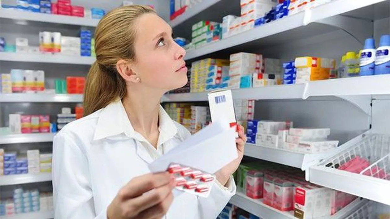 Protest MASIV la Ministerul Muncii! Farmaciștii, nemulțimiți de Legea salarizării: „Ne discriminează”