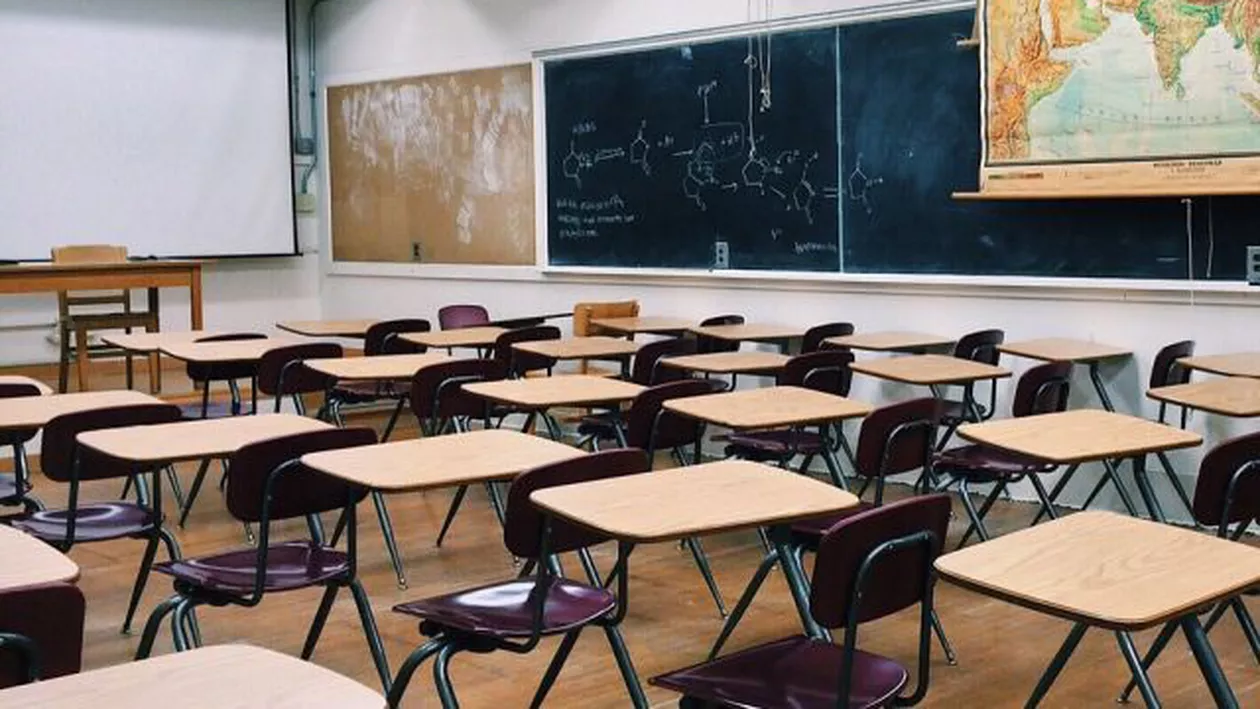 Primăria Capitalei va acorda granturi elevilor cu media generală peste 8,5