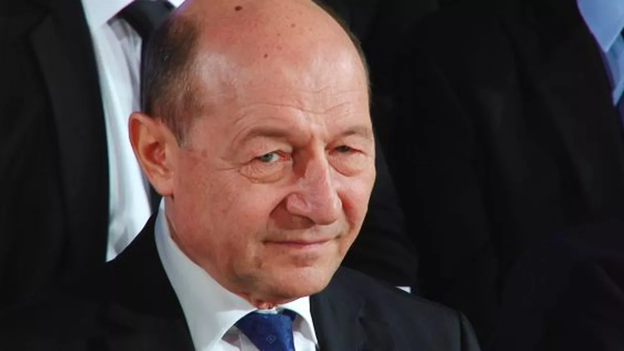 Băsescu a primit titlul de preşedinte de onoare al PMP