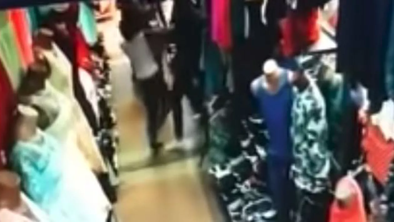 Baia Mare: O vânzătoare a fost bătută CRUNT de o clientă (VIDEO)