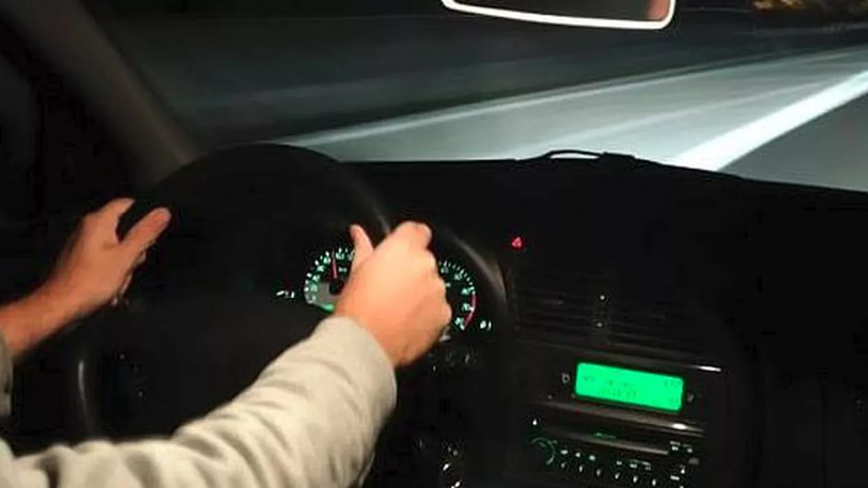 Gorj: Un minor a fost prins la volan de polițiști. A fost încătușat și dus la audieri. Cum a reacționat familia...