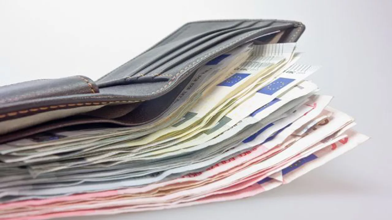 Anunț BOMBĂ de la Guvern: Se dau câte 2.250 de lei / lunar pentru fiecare salariat!