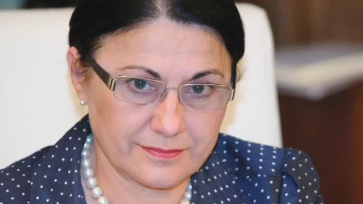 Ecaterina Andronescu: ”Îi adresez rugămintea domnului Dragnea să se gândească la faptul că ne-am asumat responsabilitatea guvernării și că țara este mai importantă decât oricare dintre noi”