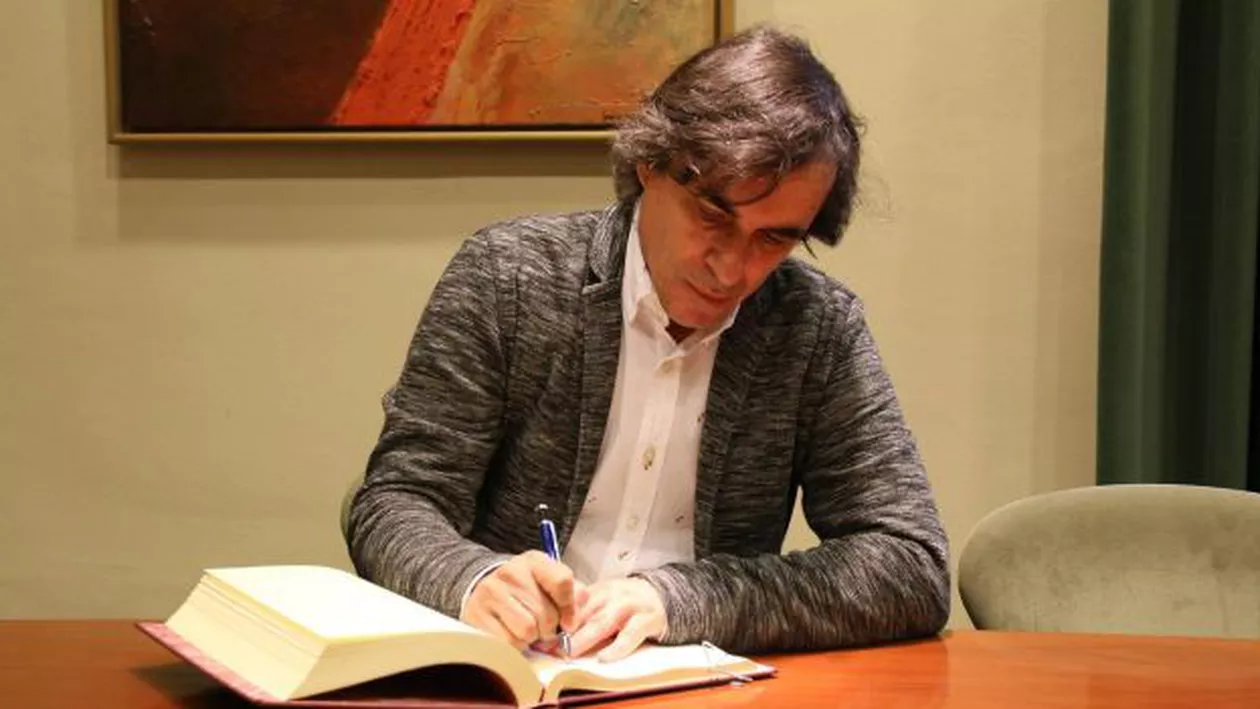 Mircea Cărtărescu trage un semnal de alarmă: Evenimentele evoluează rapid spre o cale FĂRĂ ÎNTOARCERE. PSD a trecut de LINIA ROŞIE!