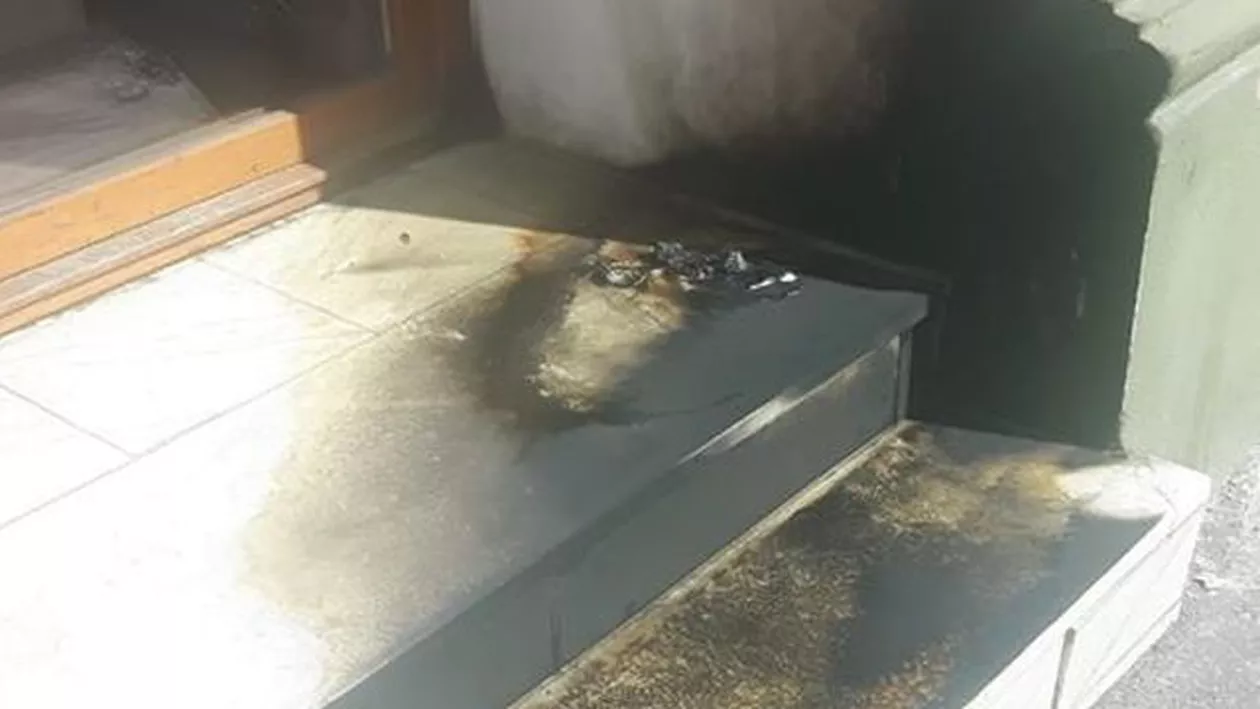 Sediu PSD, ATACAT cu STICLE INCENDIARE! (FOTO)