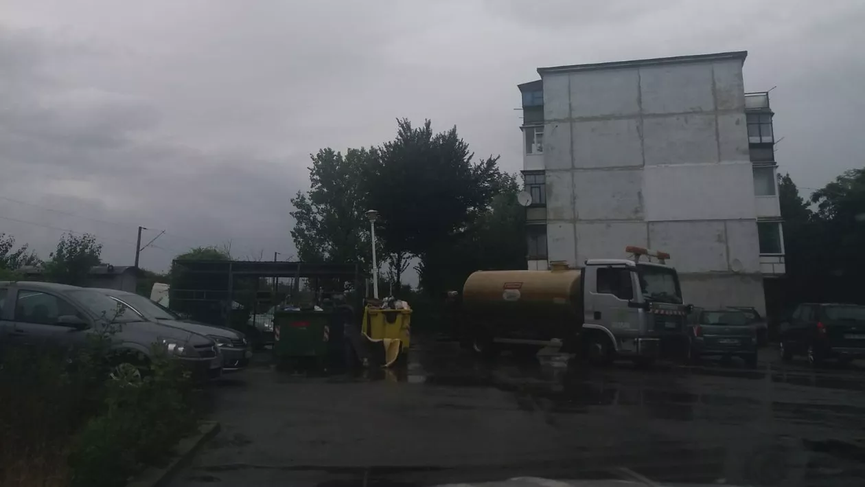 INCREDIBIL! În Ploiești se spală străzile pe ploaie. Incompetență plătită scump