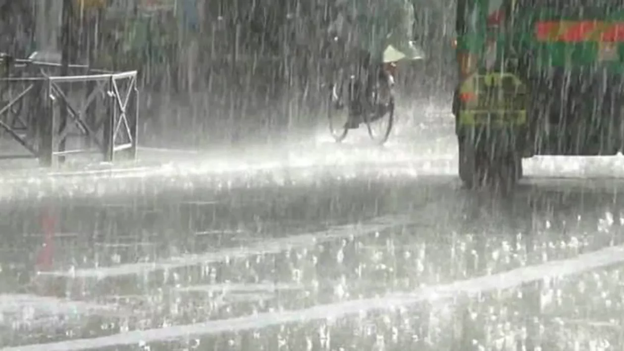 Alertă METEO: Adio concediu! România e LOVITĂ în acest week-end de fenomene extreme! Care sunt zonele pe care trebuie să le eviți