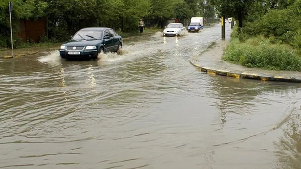 Directorul ANM, anunț de ultimă oră. Când va SCĂPA România de PLOILE ABUNDENTE și de INUNDAȚII