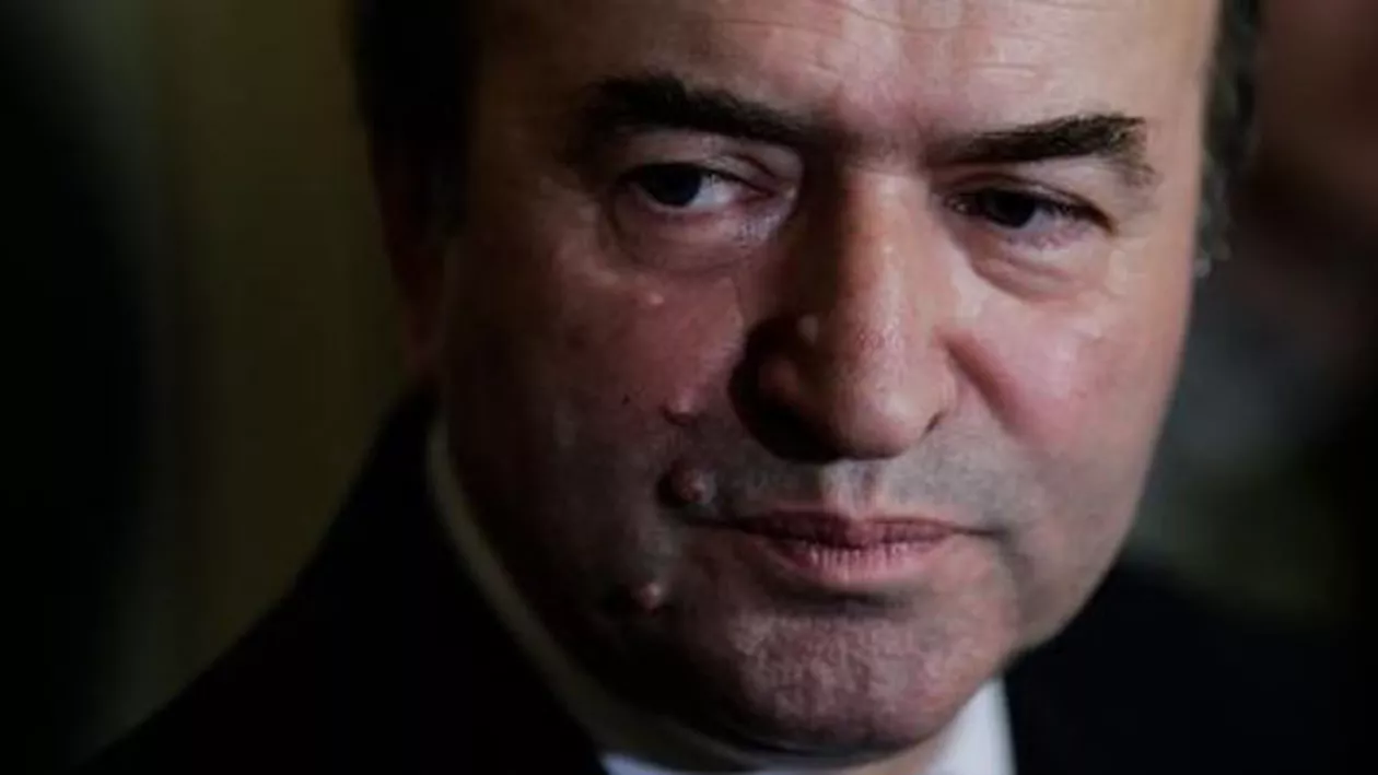 Toader, atac la Iohannis: Îi dai unui şofer contravenţie că nu are centura, dar preşedintele republicii nu respectă Constituţia