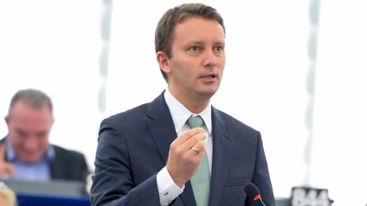 Siegfried Mureşan îi atenţionează pe parlamentari: Nu compromiteţi viitorul României doar ca să SCĂPAŢI un INFRACTOR!