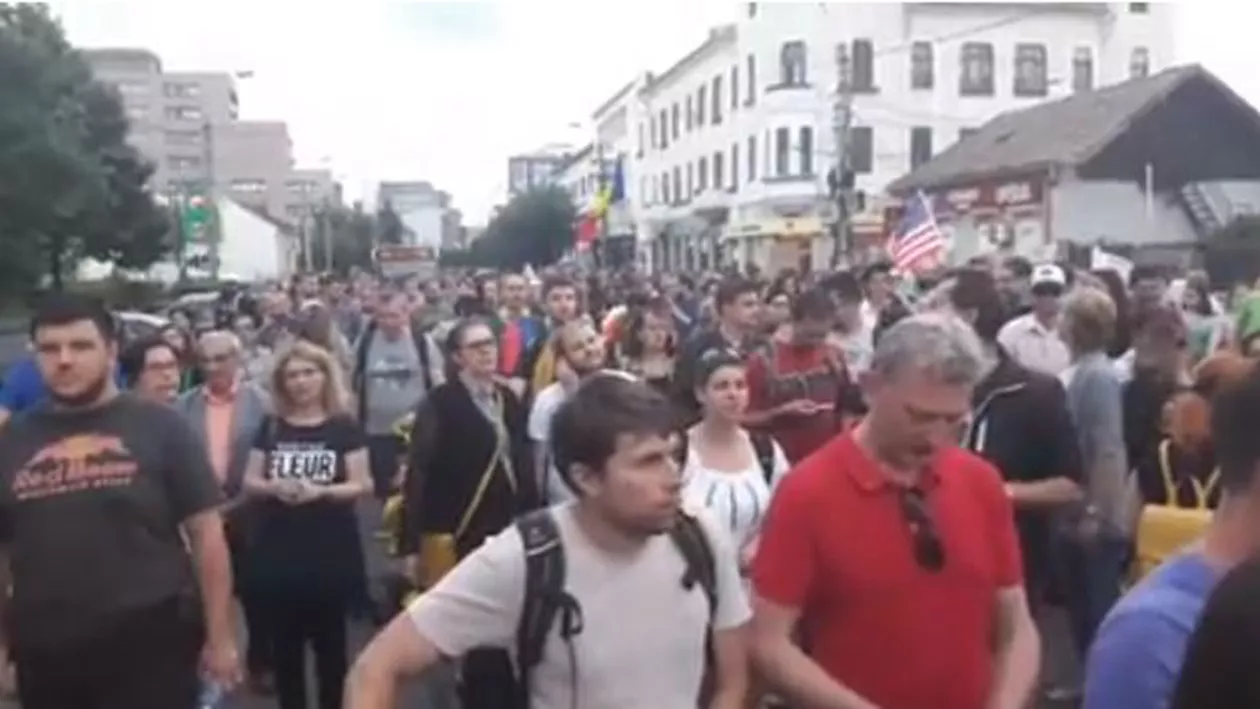 Românii contestă în stradă adoptarea modificărilor la Codul Penal: Proteste în marile orașe ale țării