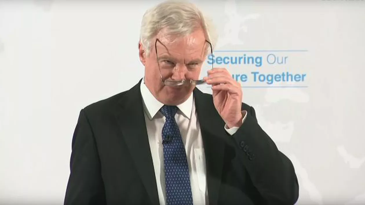 Demisie ŞOC în guvernul condus de Theresa May: E tot mai puţin probabil ca Marea Britanie să PĂRĂSEASCĂ Uniunea Europeană