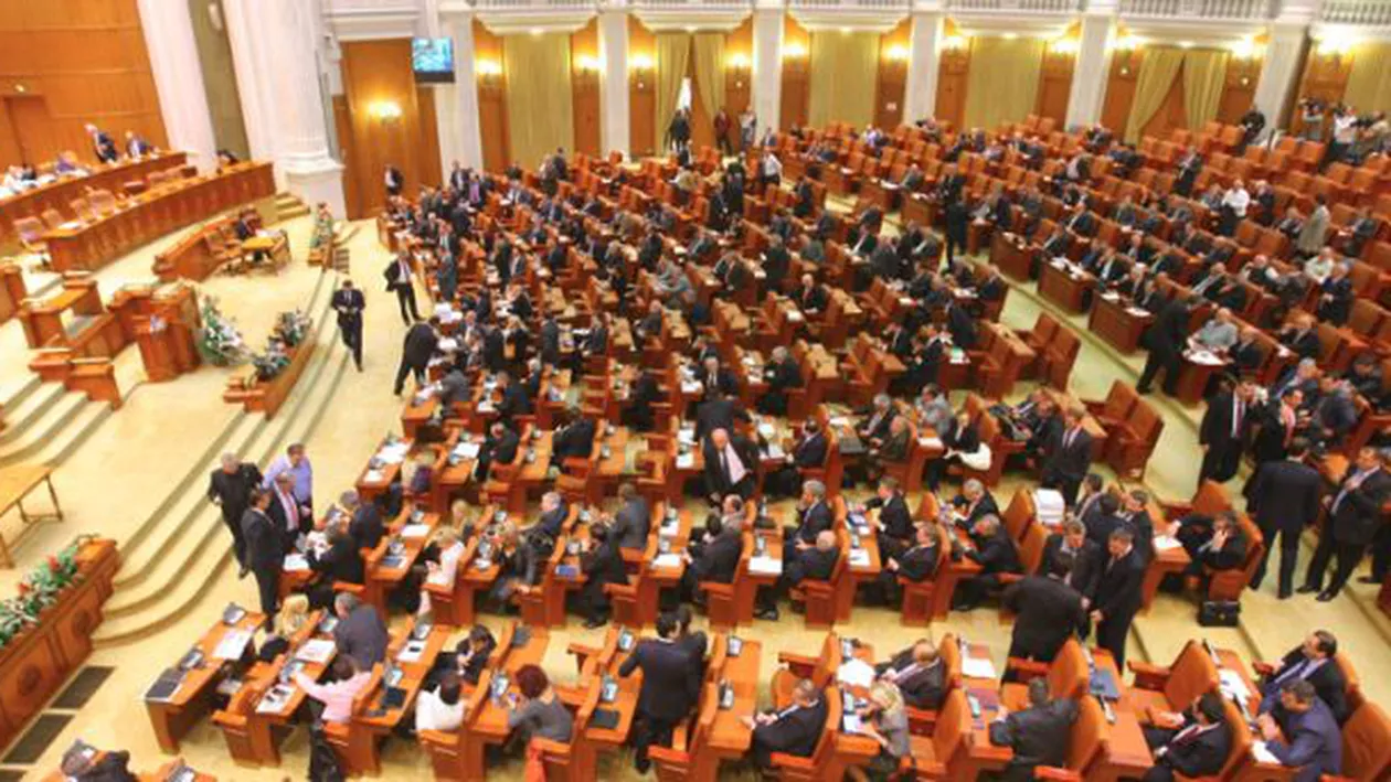 Legea exploatărilor offshore, modificată de PSD cu câteva ore înainte de vot, a fost adoptată în Camera Deputaţilor