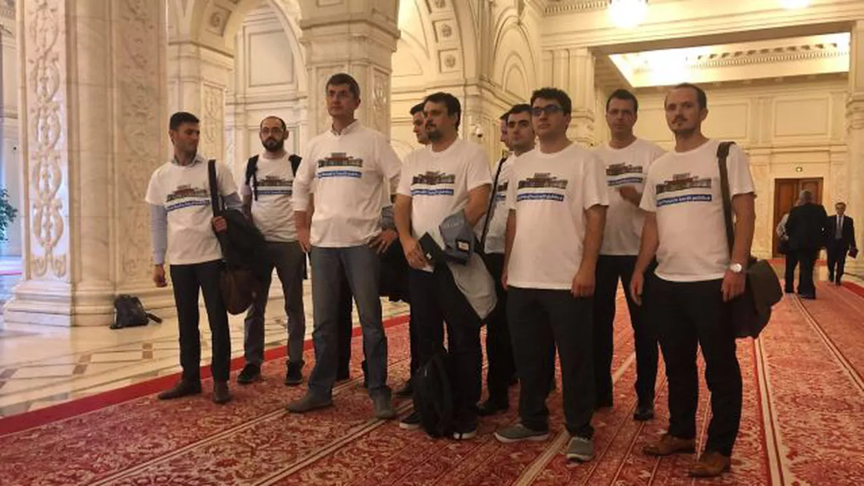 Nicolicea vrea să le PUNĂ BOTNIŢĂ parlamentarilor: Cei care perturbă dezbaterile în plen vor fi sancţionaţi