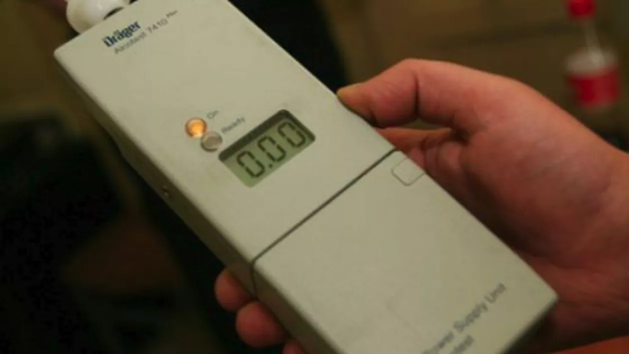 Un bărbat de 70 de ani din Fălticeni, prins BEAT CRIȚĂ la volan