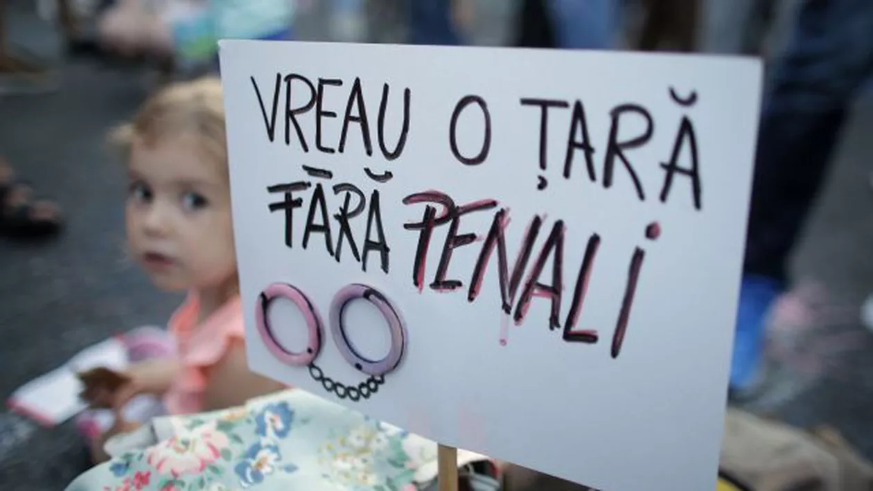 Oamenii ies din nou în stradă! Proteste anunţate pentru duminică, în Piaţa Victoriei: 'OUG 13 se ÎNTOARCE! NU amnistie! NU Graţiere!'