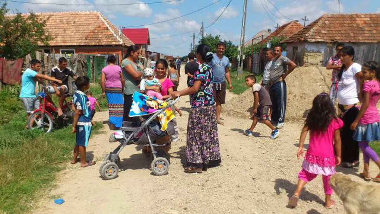 Disperat de situația romilor din Italia, primarul Romei a venit în România. Ce măsuri se vor lua