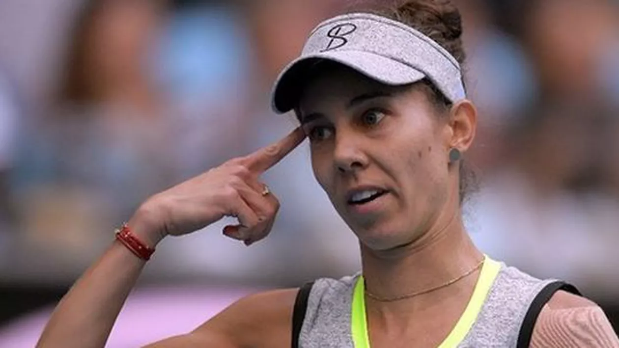 Mihaela Buzărnescu s-a lovit singură cu racheta şi s-a accidentat (FOTO)