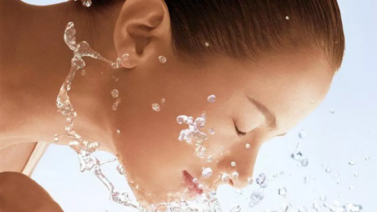 Iată ce trebuie să faci ca să ai un ten sănătos pe timpul verii: 5 sfaturi simple de care trebuie să ți cont