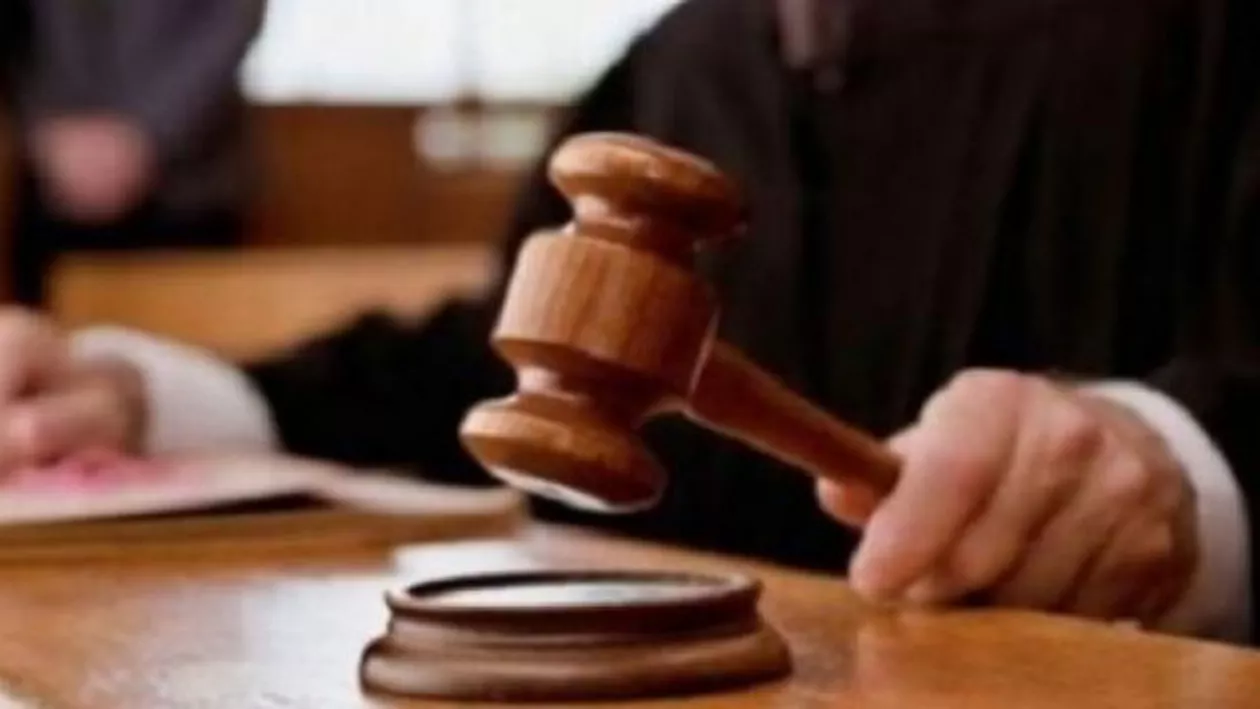 Instanța a decis: Cei doi suspecți în cazul uciderii paznicilor de la o fabrică din Capitală rămân în libertate 