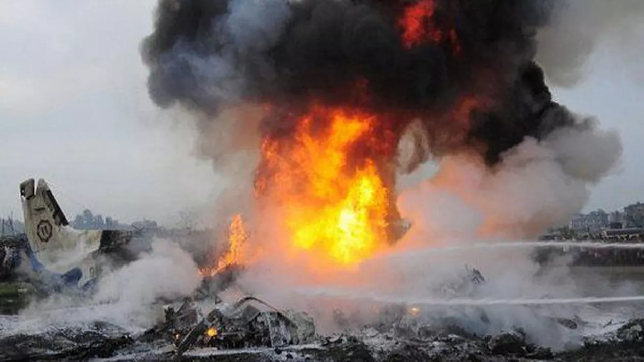 Tragedie AVIATICĂ! Un avion militar s-a prăbușit! Niciun supraviețuitor! DETALII de ultim moment