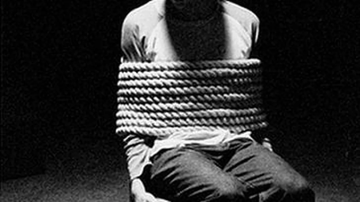 Momente de GROAZĂ pentru Novak Djokovic: JEFUIT, RĂPIT şi LEGAT de STÂLP! (FOTO)