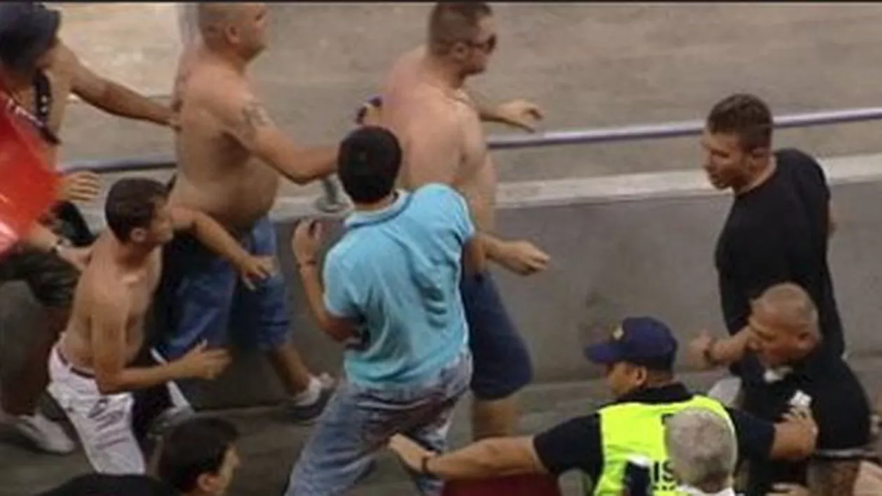 Incidente înainte de FCSB- Dinamo: Jandarmii au intervenit în forţă şi au ridicat mai multe persoane