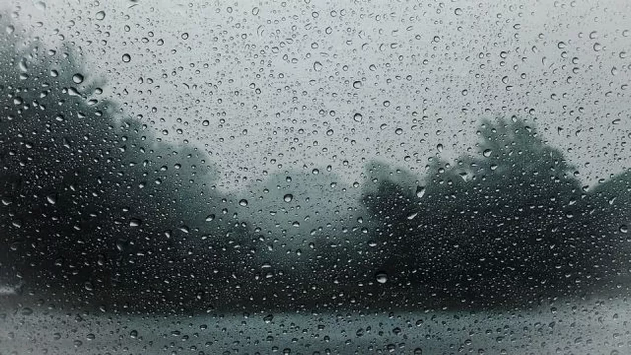 ALERTĂ METEO: Noi fenomene EXTREME lovesc în forță România! Care sunt zonele vizate... (FOTO)