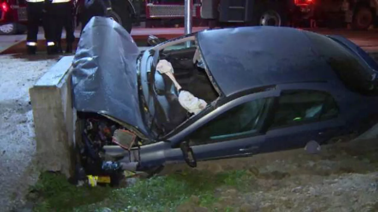 TRAGEDIE în Caraș-Severin: O mașină a intrat într-un cap de pod. BILANȚUL VICTIMELOR