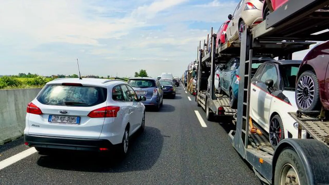 E OFICIAL! Autorităţile au decis ce se întâmplă cu TAXA AUTO. Anunţul care îi va afecta pe TOŢI ŞOFERII