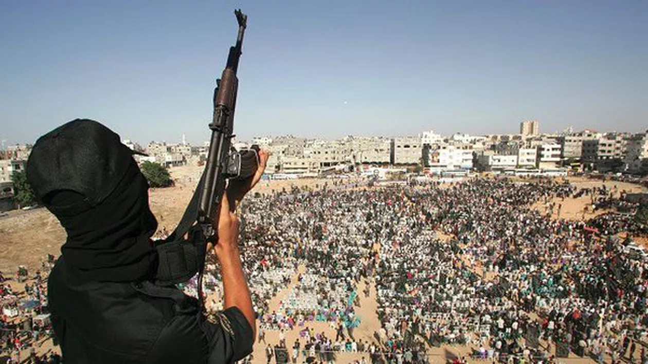 ATENTAT TERORIST: Cel puţin 15 persoane au fost deschise după ce un bărbat a deschis focul