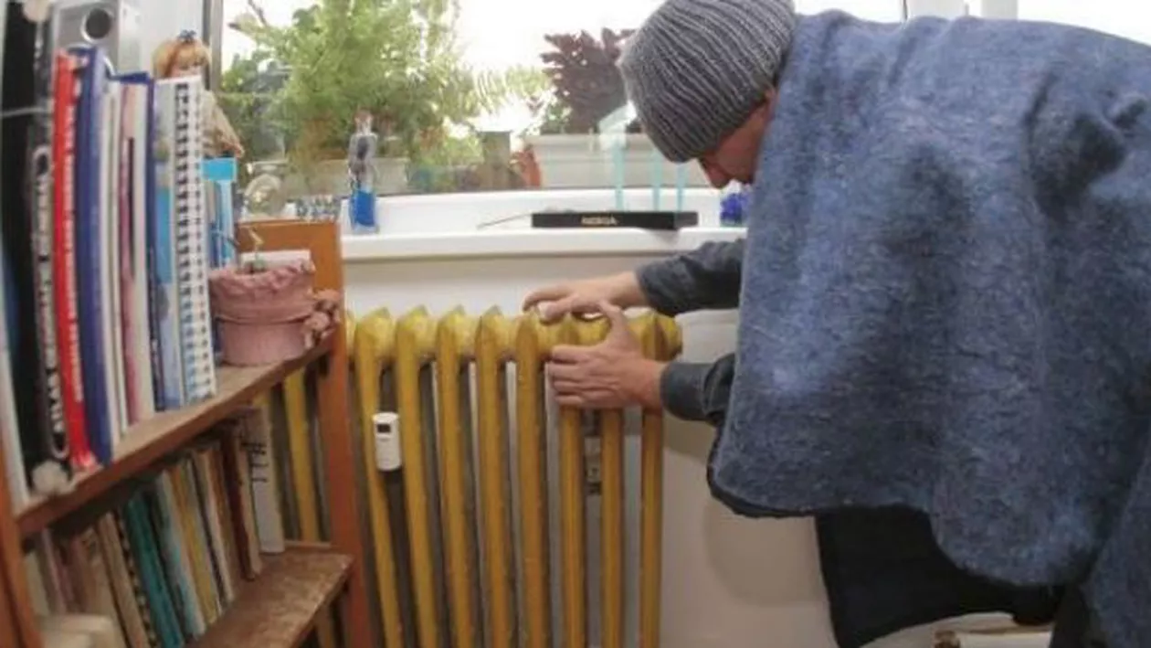 Situaţie dramatică: Un întreg oraş din România riscă să rămână FĂRĂ CĂLDURĂ la iarnă din cauza datoriilor