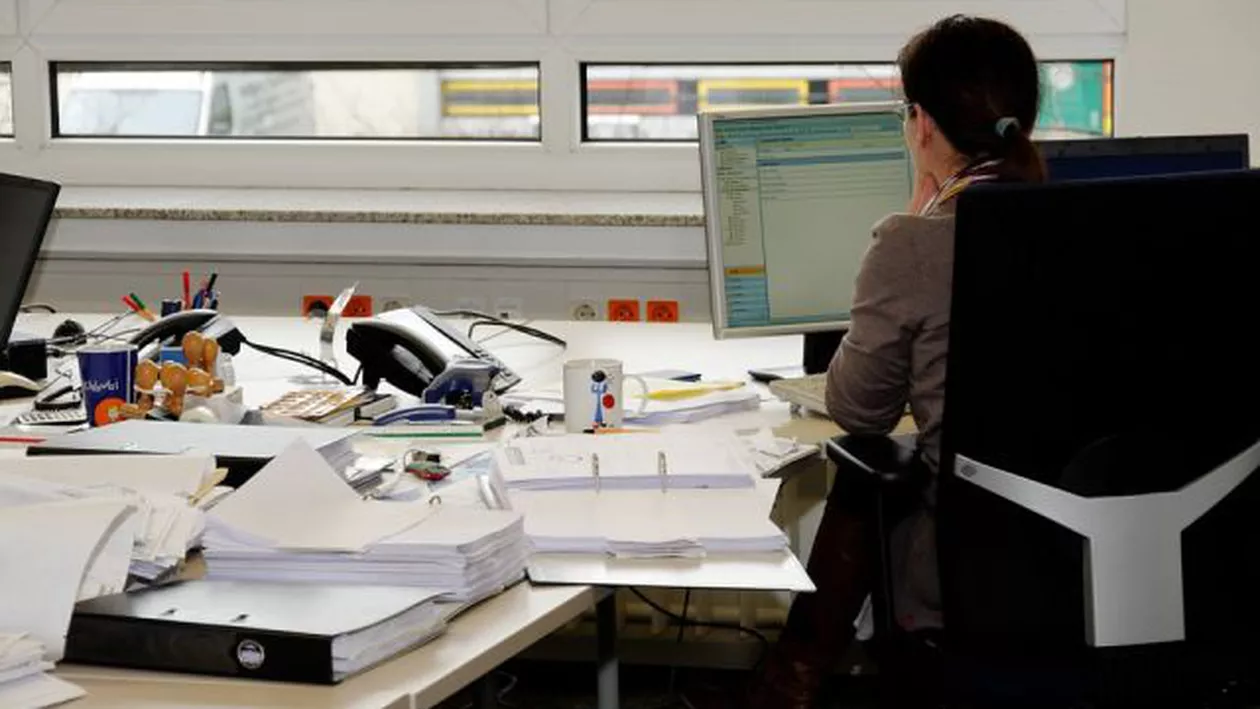 Cum afli dacă ai SALARIUL pe care îl MERIŢI. Click AICI pentru a calcula câți bani poți cere de la un angajator