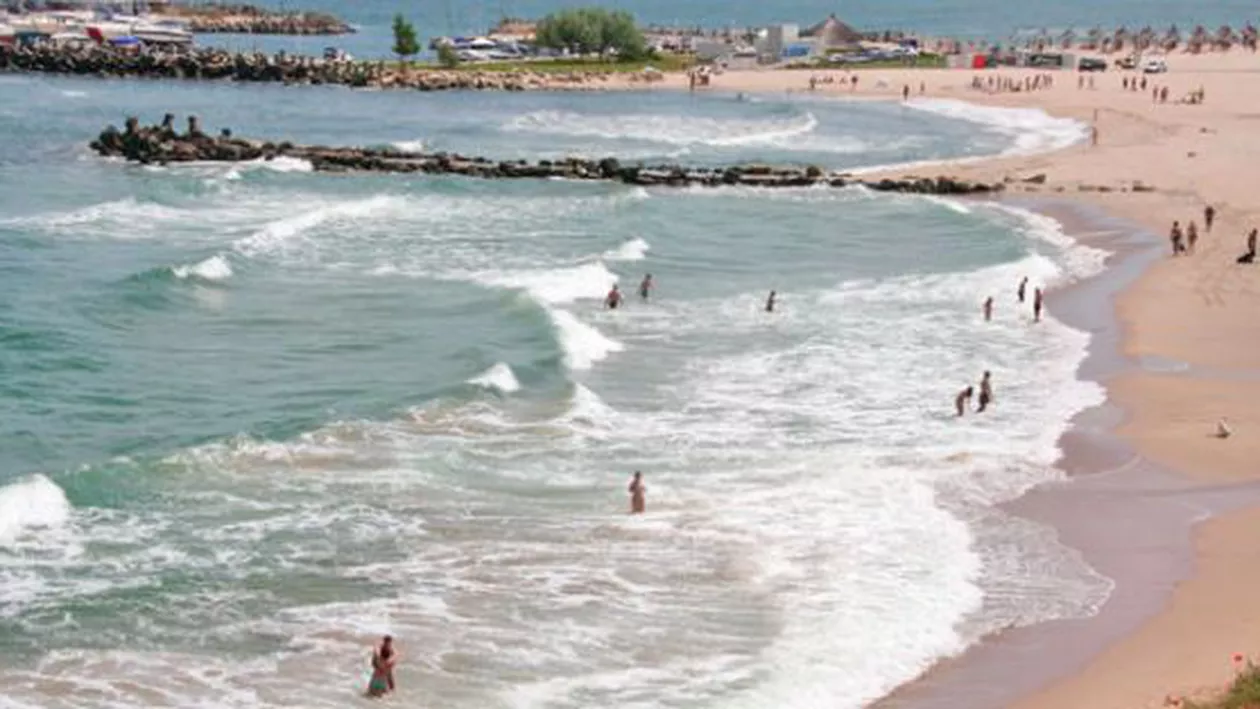 Tragedie la malul mării: Un bărbat a dispărut în mare la Eforie Nord. Altul a fost salvat şi preluat de SMURD