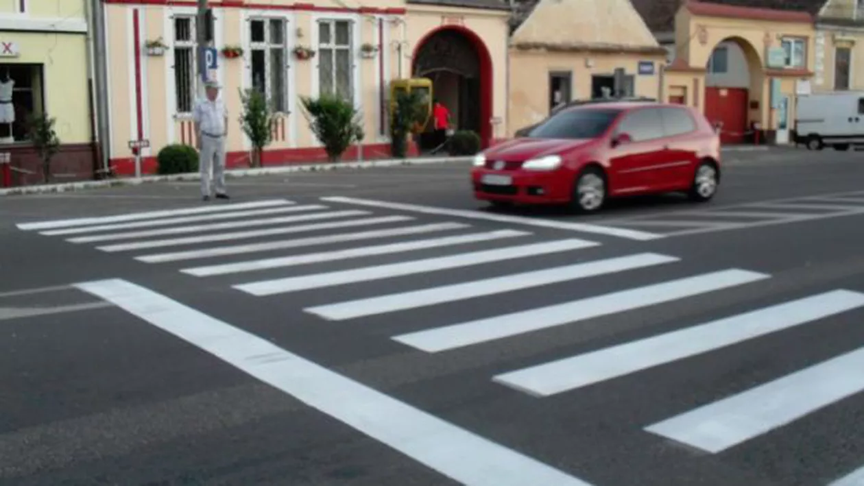BOMBA din Codul Rutier: Pietonii riscă amenzi între 290 și 435 de lei dacă fac asta...