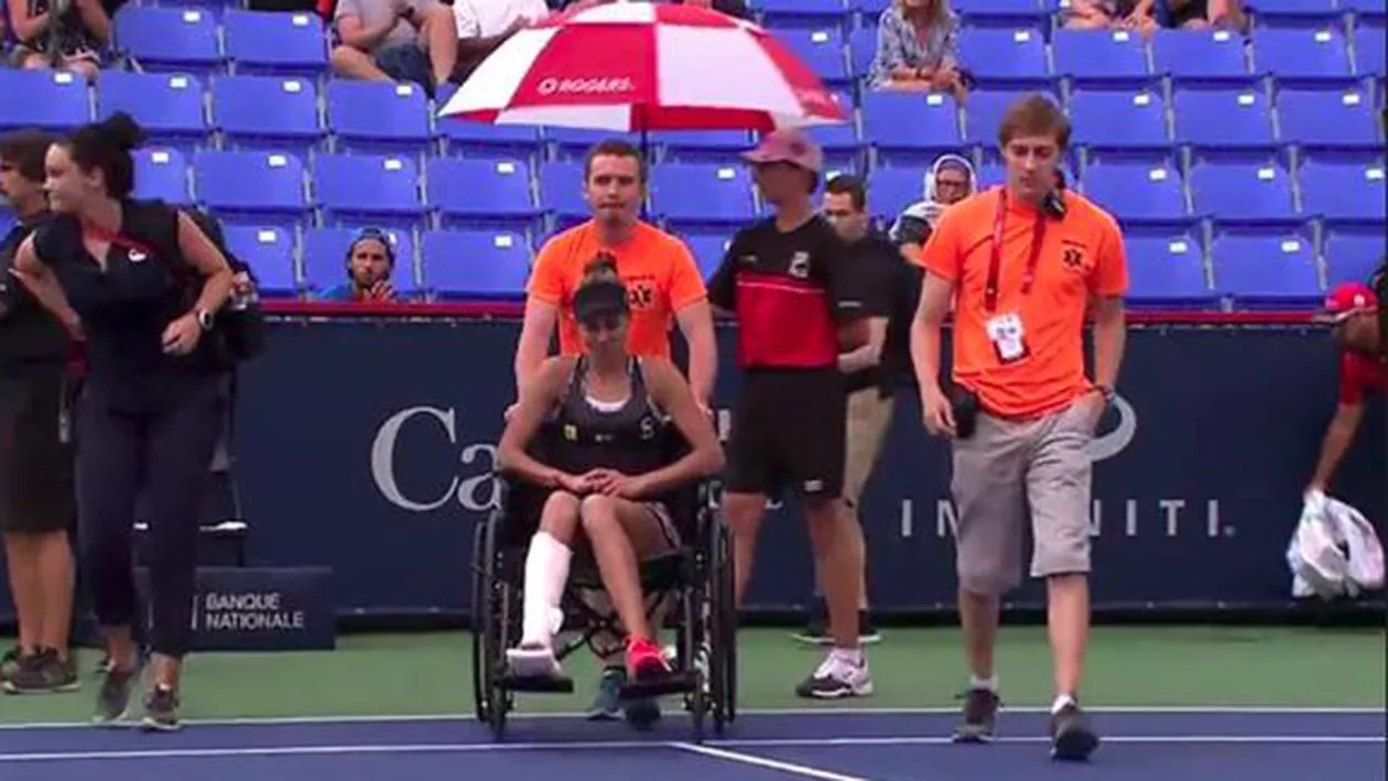 Buzărnescu, sfătuită să dea în judecată turneul de la Montreal după accidentarea oribilă: Sportiva i-a atras atenţia arbitrei privind suprafaţa alunecoasă înainte să se prăbuşească