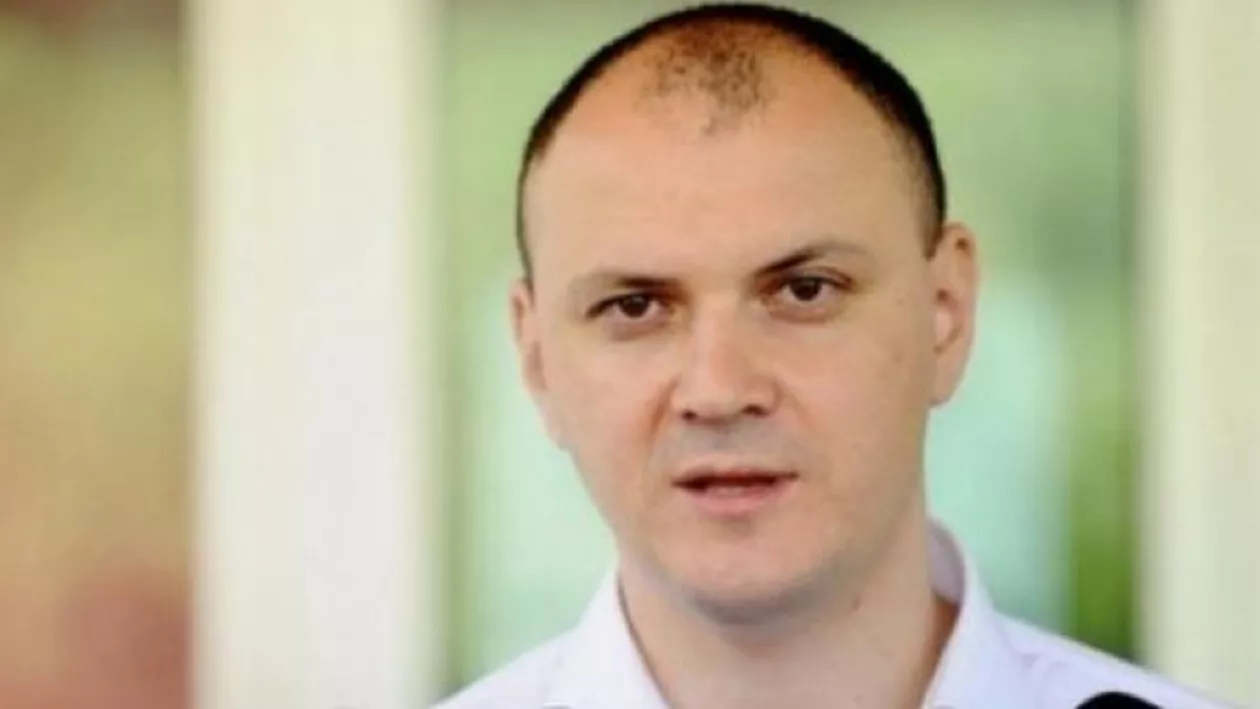 Noi imagini cu Sebastian Ghiță: Fostul deputat a fost fotografiat pe o plajă de lux  (VIDEO)