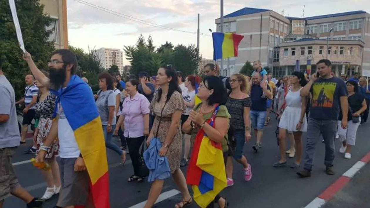 O nouă seară de proteste în marile orașe ale țării: “Nu plecăm până nu plecaţi”