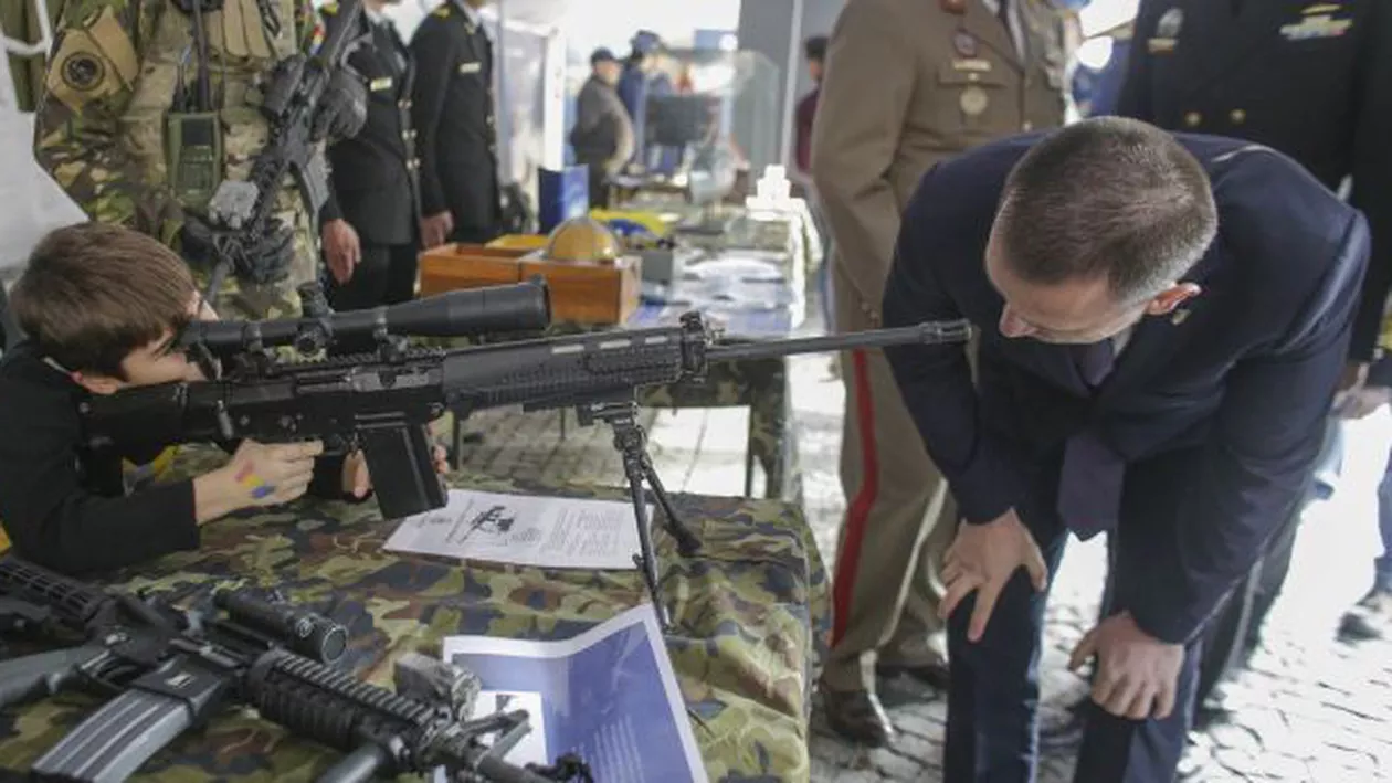 După GAFA 'BALISTICĂ', Mihai Fifor îi ia peste picior pe protestatari: Pe votanţii PSD-ALDE i-a întrebat cineva ce vor?