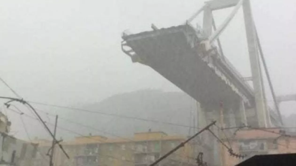 Imagine ȘOCANTĂ cu podul prăbușit în Genova: Cum a fost fotografiată construcția cu câteva săptămâni înainte de tragedie (FOTO)